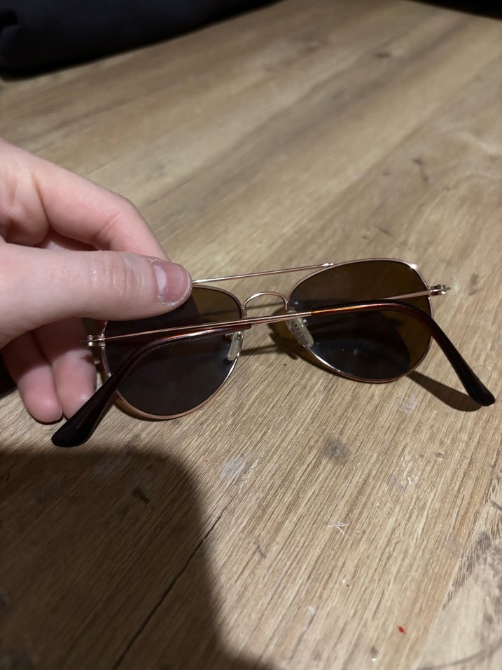 Bej Minimalist çocuk Güneş Gözlüğü - Görsel 2