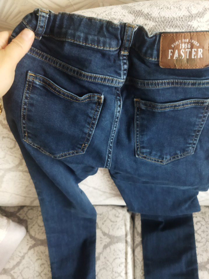 Erkek Çocuk Parçalı Bol Kesim Kot Pantolon - Görsel 4