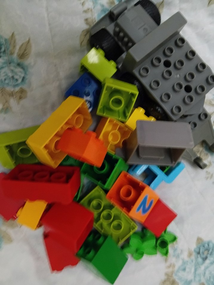 Çok Renkli Lego Blokları ve Parçaları - Görsel 4