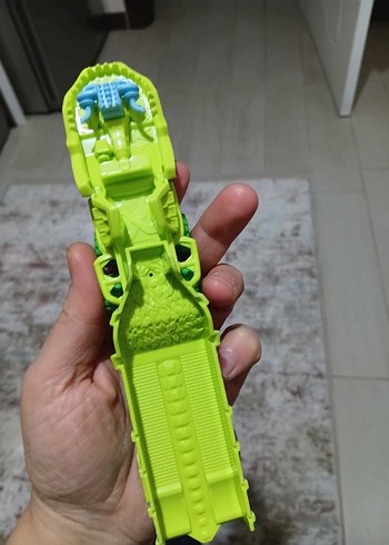 Canlı Yeşil Oyuncak Kamyon - Görsel 2