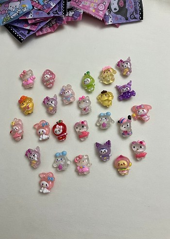 Hello Kitty Sanrio sürpriz rozet paketi