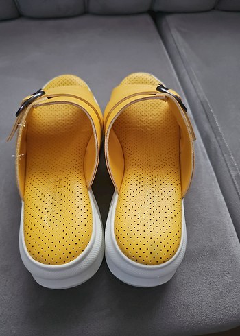 Sarı Dolgu Topuklu Kadın Terlik - Görsel 2