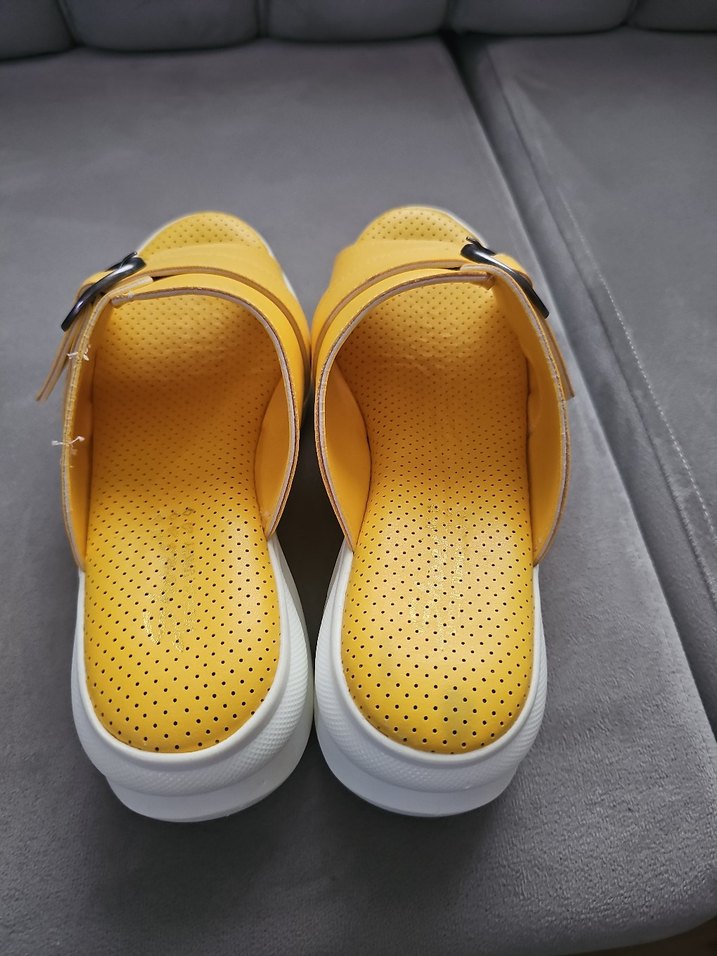 Sarı Dolgu Topuklu Kadın Terlik - Görsel 2