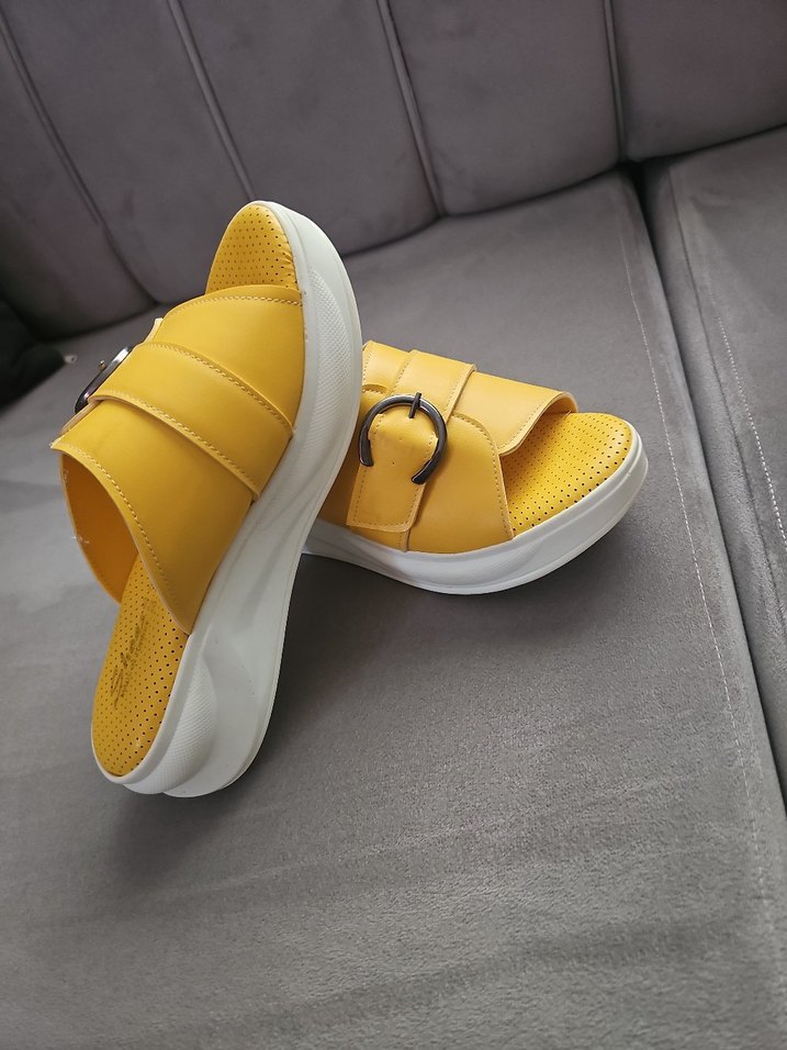 Sarı Dolgu Topuklu Kadın Terlik - Görsel 3