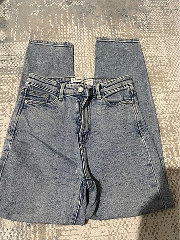 34 Beden Stradivarius jean