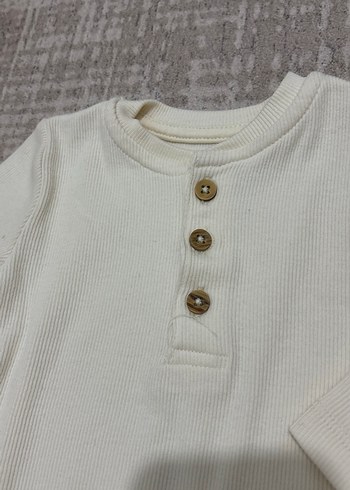 Düğmeli Beyaz Uzun Kollu Bebek Body - Görsel 2