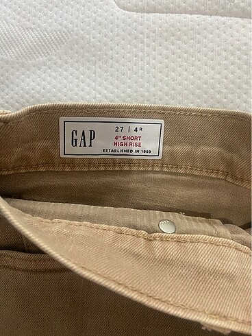 Gap GAP Yüksek Bel Kadın Şort