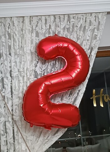 kırmızı 2 yaş balonu