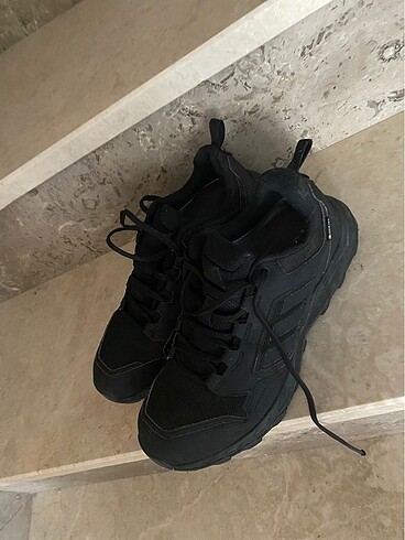 41 Beden siyah Renk Adidas terrex orjinal