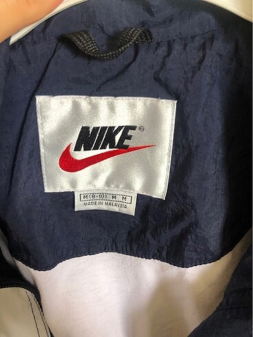 m Beden Orjinal Nike Yağmurluk