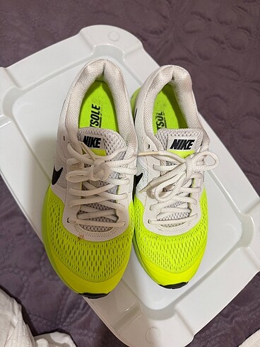 37,5 Beden beyaz Renk Nike orjinal spor ayakkabı