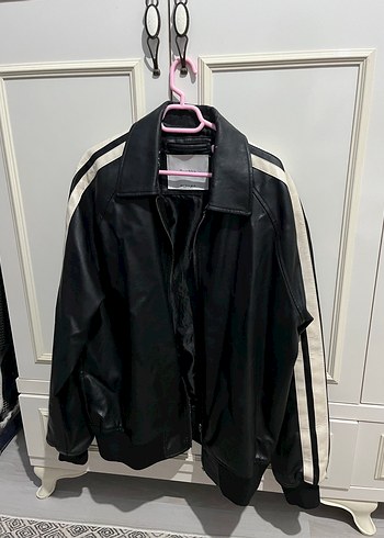 Bershka Siyah Deri Midi Ceket Beyaz Şeritli