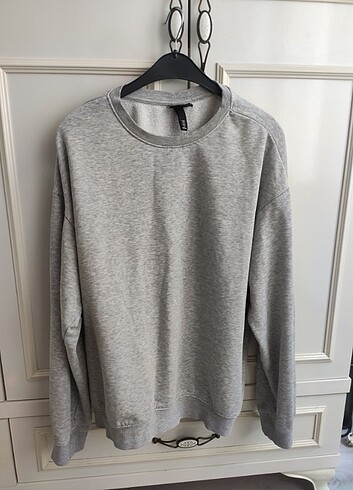 H&M sweatshirt
