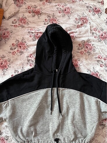 H&M sweat