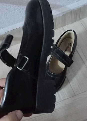 Kız Çocuk Siyah Rugan Babet Ayakkabı - Görsel 3