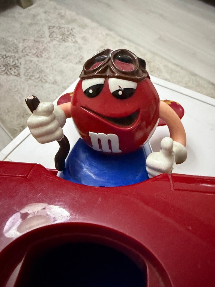 M&M uçakfigür - Görsel 3