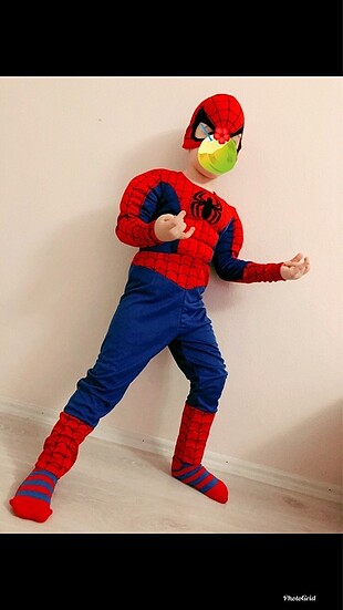 Örümcek adam kostümü