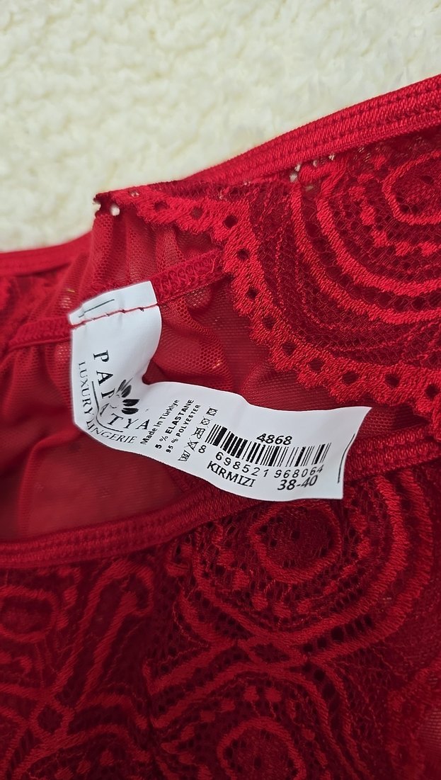 Kırmızı Dantel Detaylı Straplez Mini Büstiyer - Görsel 3