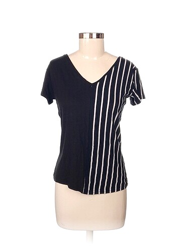 Diğer T-shirt %70 İndirimli.