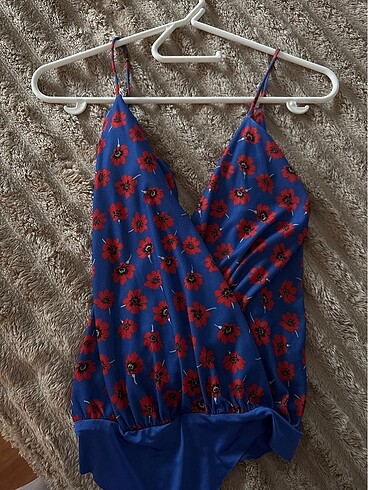 Çiçekli bodysuit