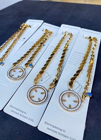 Accessorize Çeyrek Takılan Çelik kolye