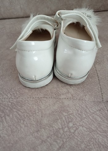 Kız Çocuk Beyaz Tüylü Babet Ayakkabı - Görsel 4