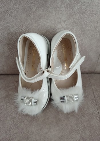Kız Çocuk Beyaz Tüylü Babet Ayakkabı - Görsel 5