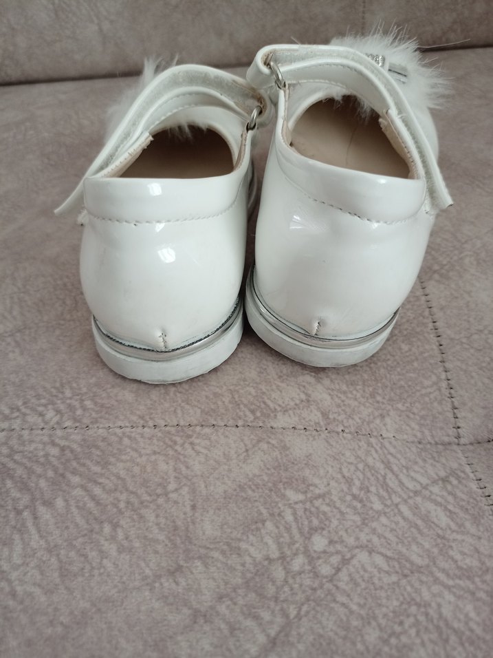 Kız Çocuk Beyaz Tüylü Babet Ayakkabı - Görsel 4