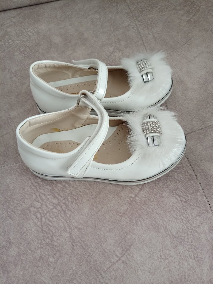 Kız Çocuk Beyaz Tüylü Babet Ayakkabı - Görsel 2