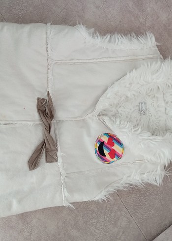 Uzun Beyaz Kız çocuk kürklü Süet Yelek - Görsel 4