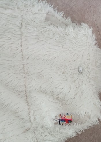 Uzun Beyaz Kız çocuk kürklü Süet Yelek - Görsel 2