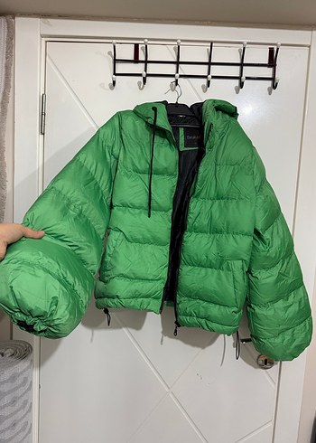 Yeşil Kapüşonlu Kadın Kışlık Mont - Görsel 2