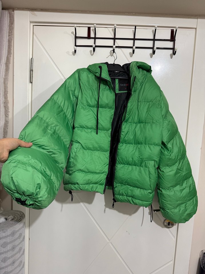 Yeşil Kapüşonlu Kadın Kışlık Mont - Görsel 2