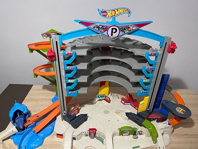 hot wheels ultimate garaj