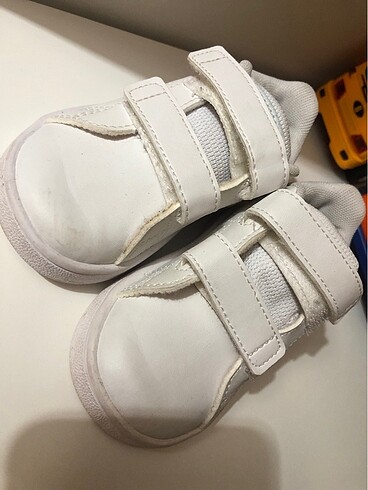 20 Beden Adidas ayakkabı