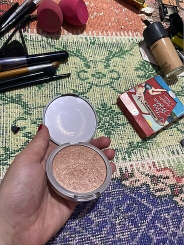  Beden The balm aydınlatıcı