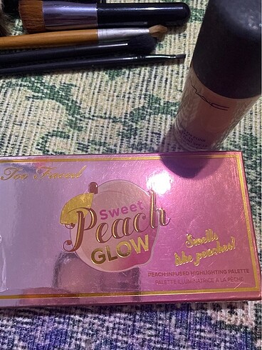 Too Faced To faced allık