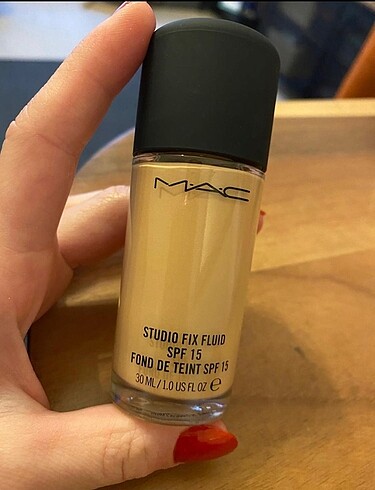 Mac Studio fix fluid fondöten