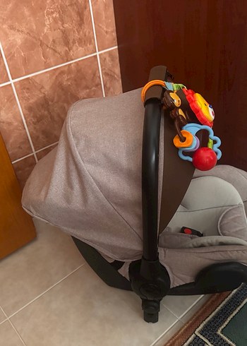 Bej ve Gri Bebek Oto Koltuğu - Görsel 4