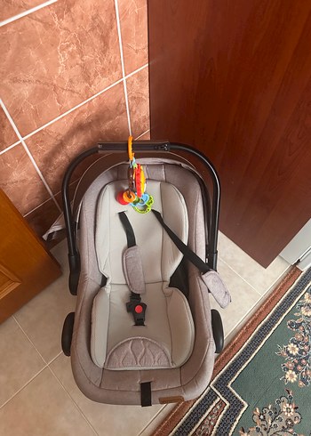 Bej ve Gri Bebek Oto Koltuğu - Görsel 6