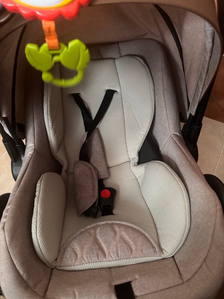 Bej ve Gri Bebek Oto Koltuğu - Görsel 3