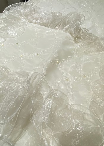 İşlemeli Beyaz Parlak Yatak Örtüsü - Görsel 5