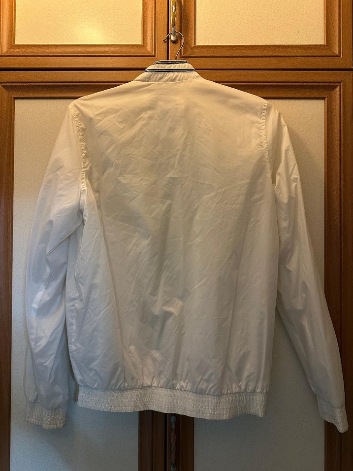 Parlak Beyaz Fermuarlı Spor Yağmurluk - Görsel 4