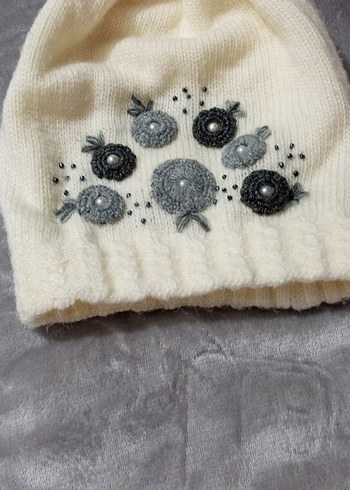 Bohem Çiçek İşlemeli Beyaz Kadın Bere - Görsel 5