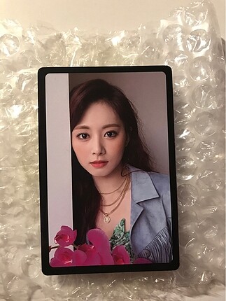 Tzuyu More&More photocard