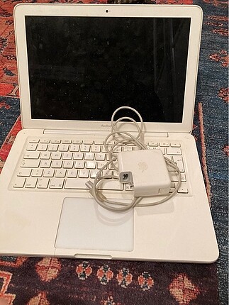 MacBook 2009b bilgisayar