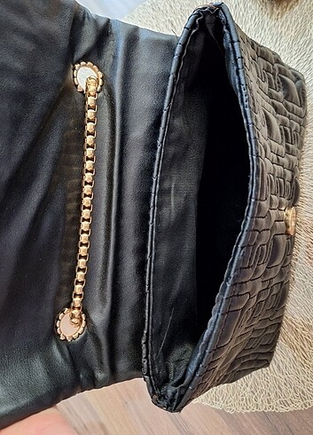 Kapitone desenli çanta - Görsel 3