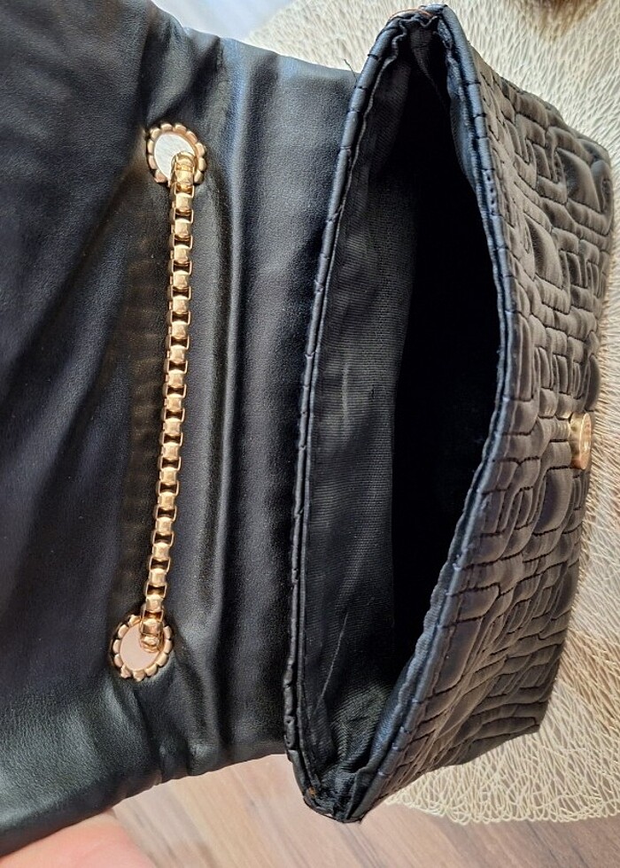 Kapitone desenli çanta - Görsel 3