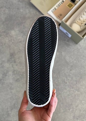 37 Beden beyaz Renk Golden Goose Deluxe Beyaz Spor Ayakkabı