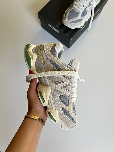 New Balance 990